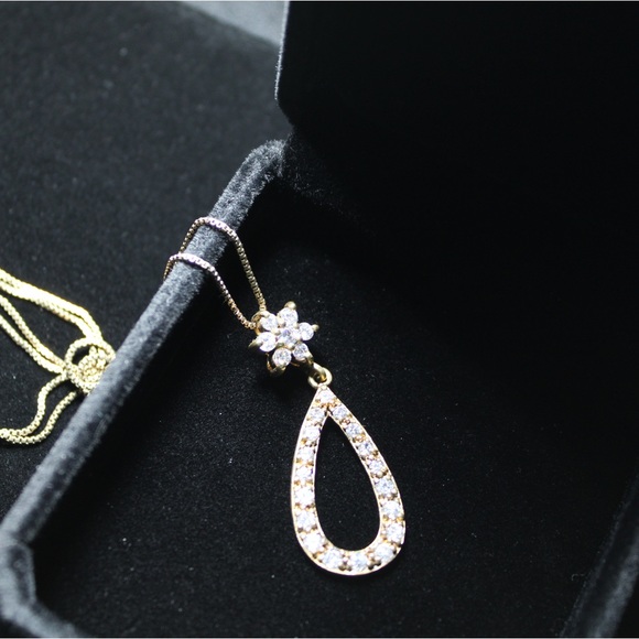 Beautiful Gold toned 925 RJ CZ Necklace - Picture 3 of 14